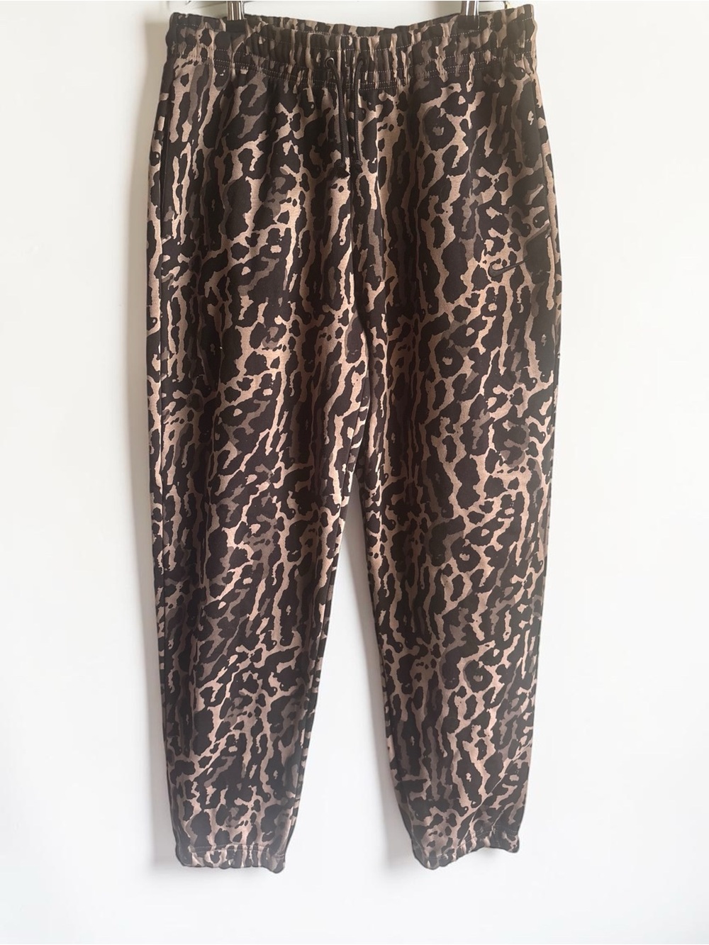 Nike Women's High-Waisted Oversized Animal Print Sweatpants Size Medium Leopard